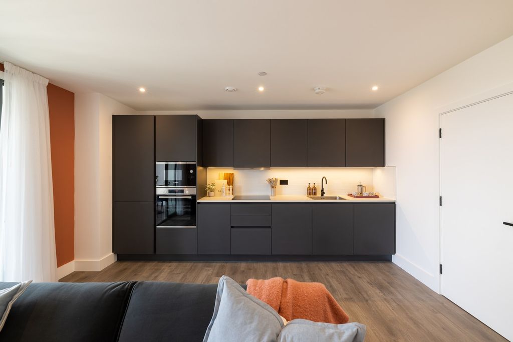 Property photo 3 of 10 Living Room