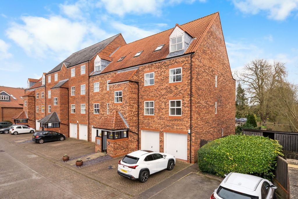 Property photo 1 of 10 Picture No. 11