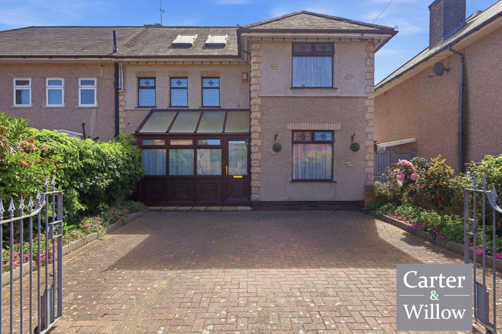 Property photo 1 of 32