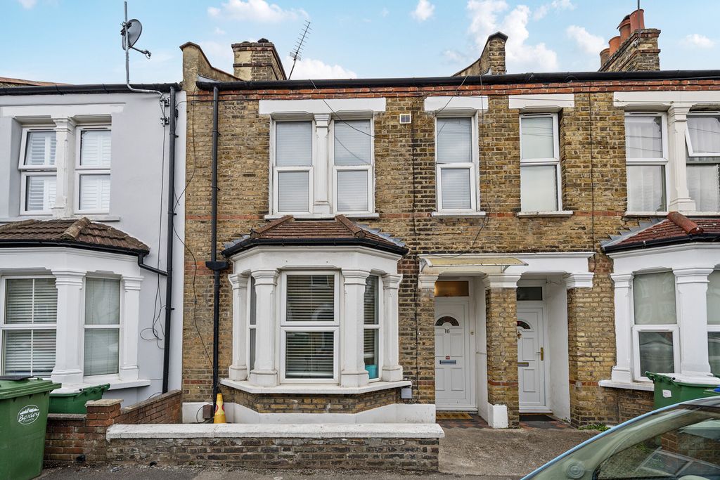 Property photo 1 of 10 External