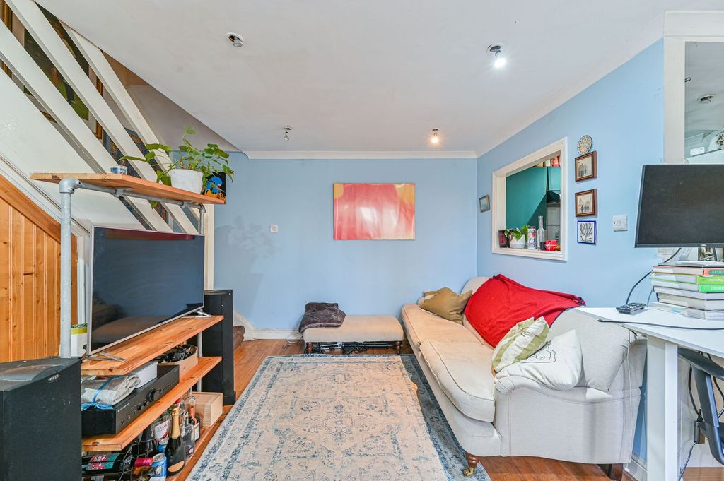 Property photo 2 of 13