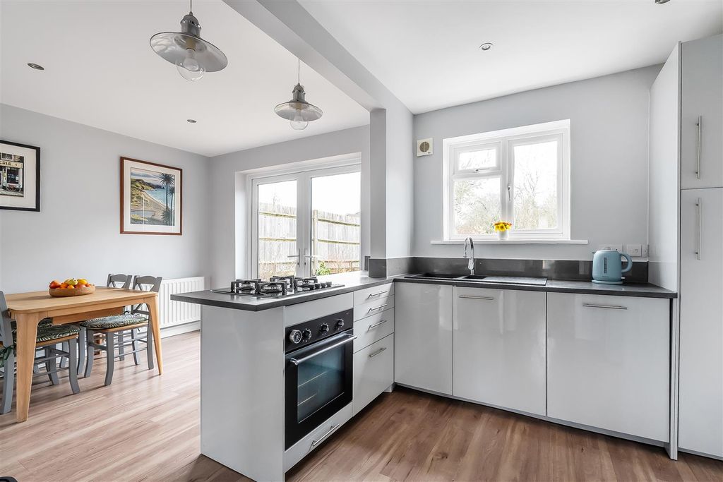 Property photo 2 of 14 44-Mole-Road-18.Jpg