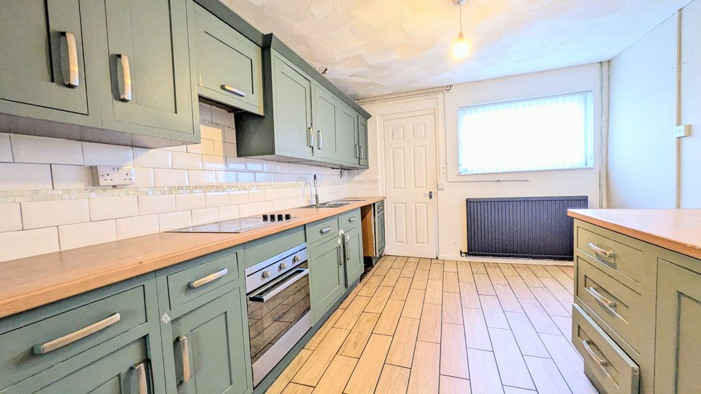 Property photo 2 of 12 Pxl_20251210_101621765.Mp~2