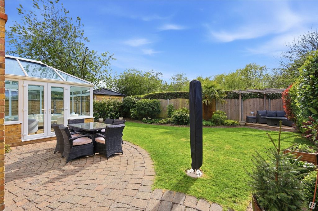 Property photo 3 of 16 Garden