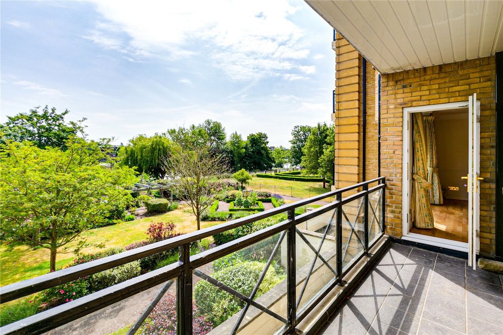 Property photo 2 of 11