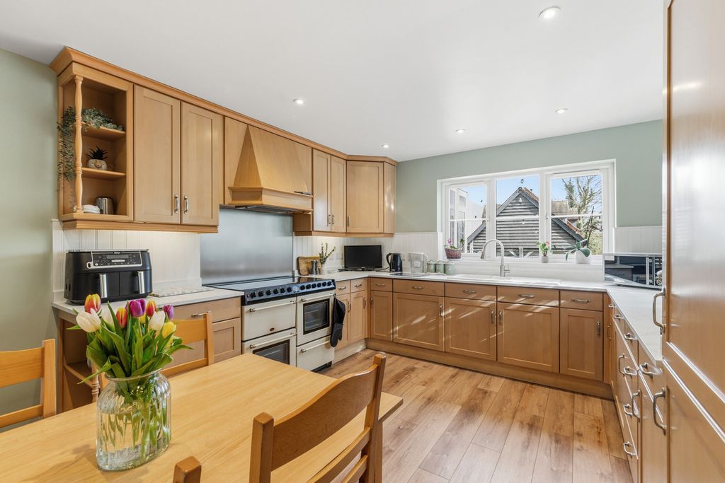 Property photo 2 of 44