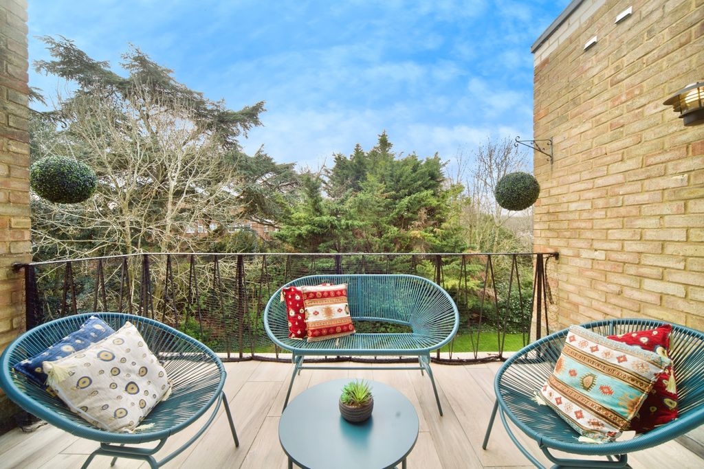 Additional image 16 of 2 bed flat for saleVillage Road, Enfield EN1