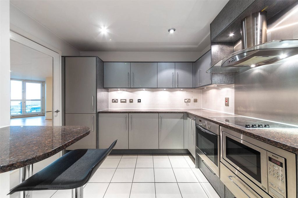 Property photo 2 of 16 Picture No. 22