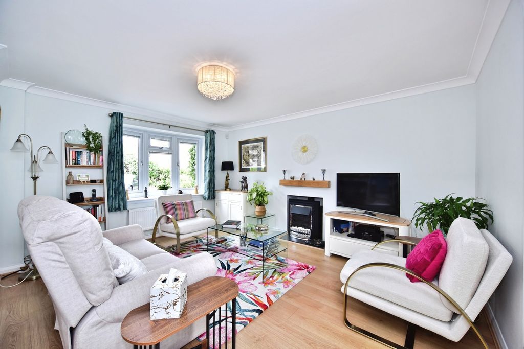 Property photo 3 of 18 Pbox-Img.Jpg