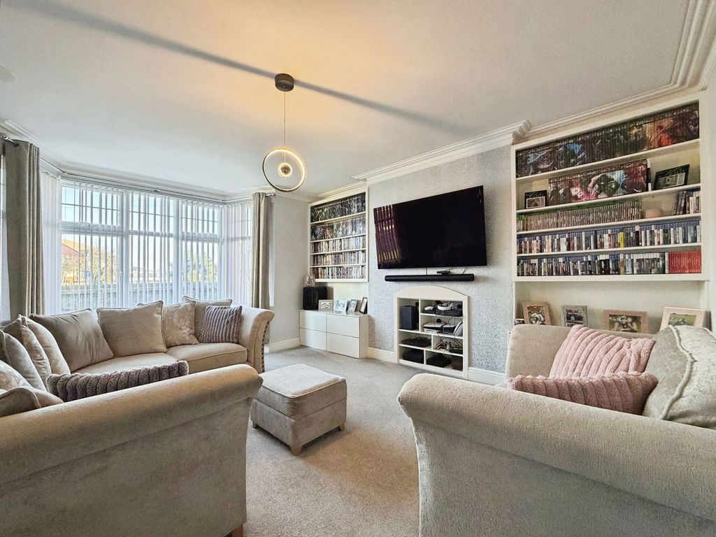 Property photo 2 of 26