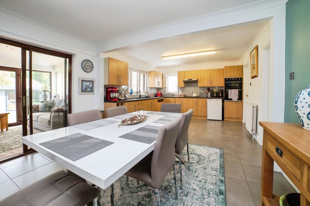 Property photo 3 of 20 Pbox-Img.Jpg