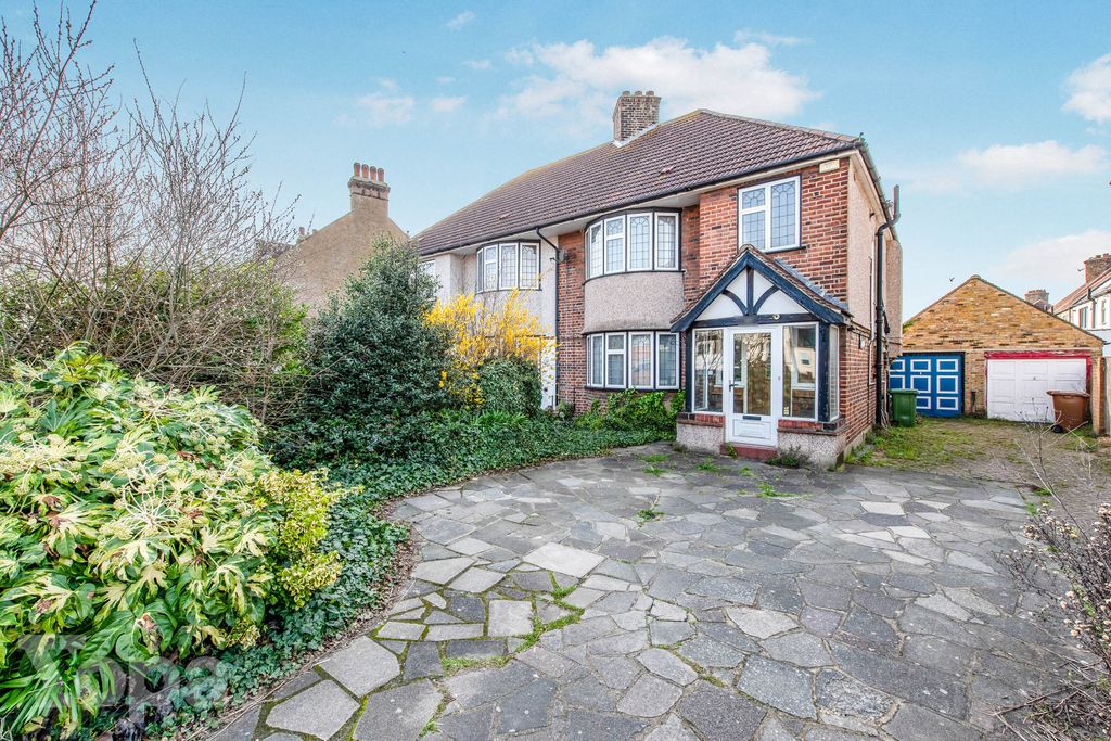 Property photo 1 of 18 Photo #1