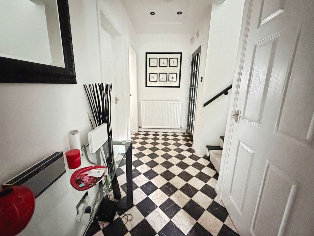 Property photo 3 of 26