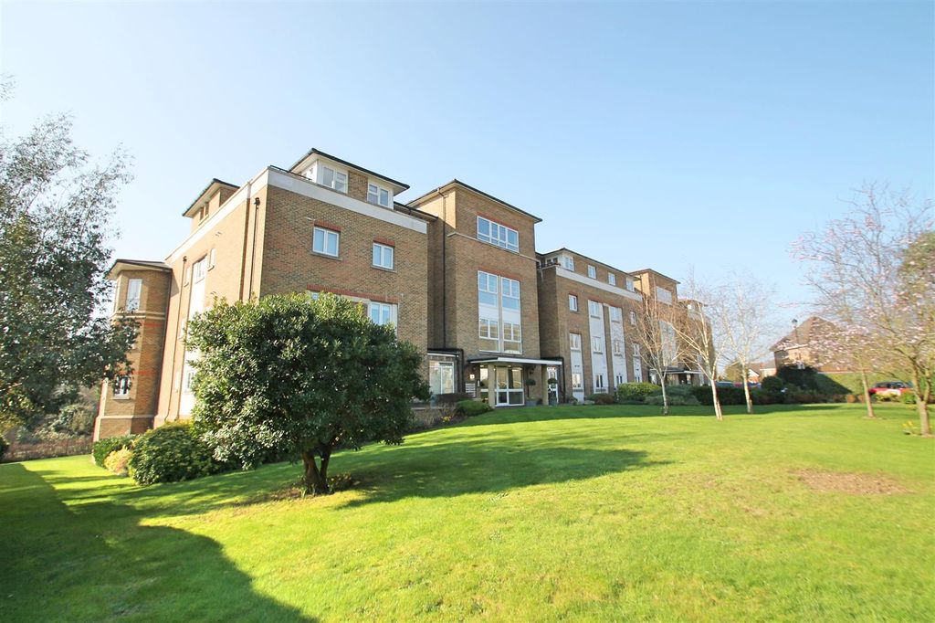 Property photo 1 of 10 Exterior: