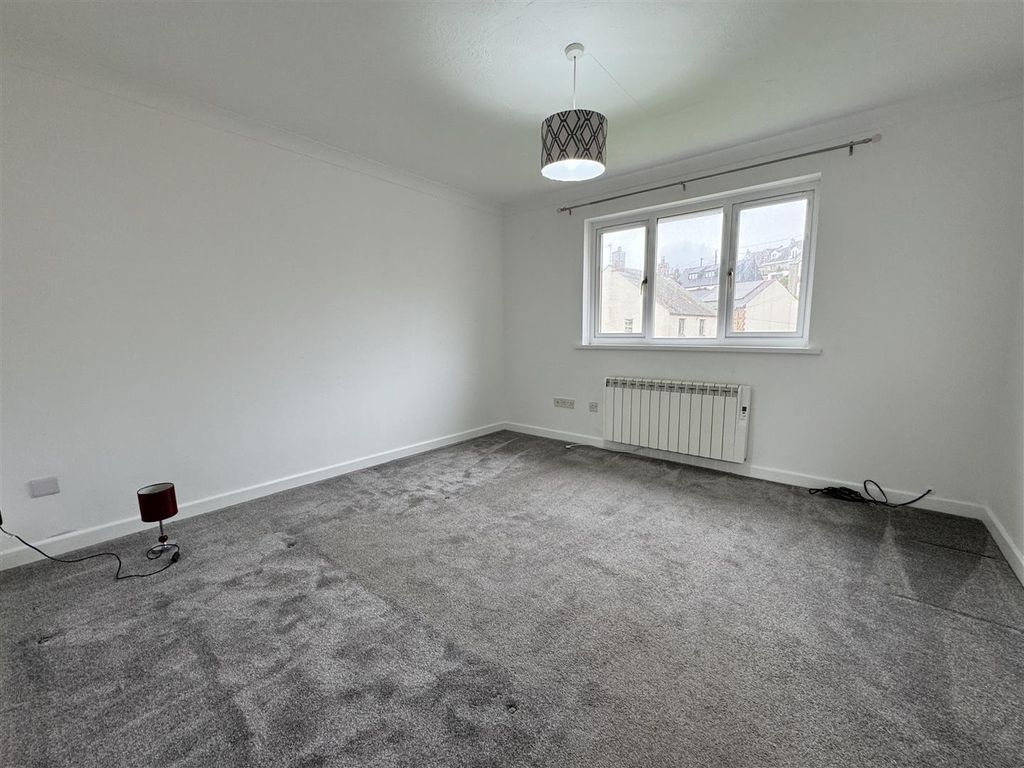 Property photo 3 of 9 Living Room