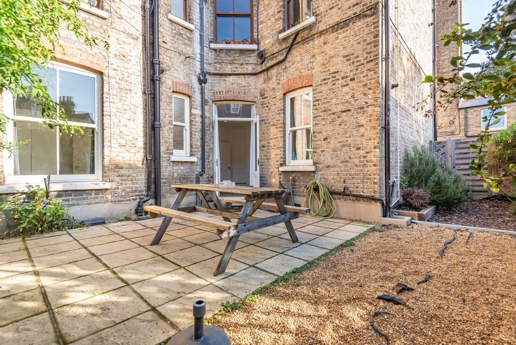 Property photo 2 of 8 666295 (1)