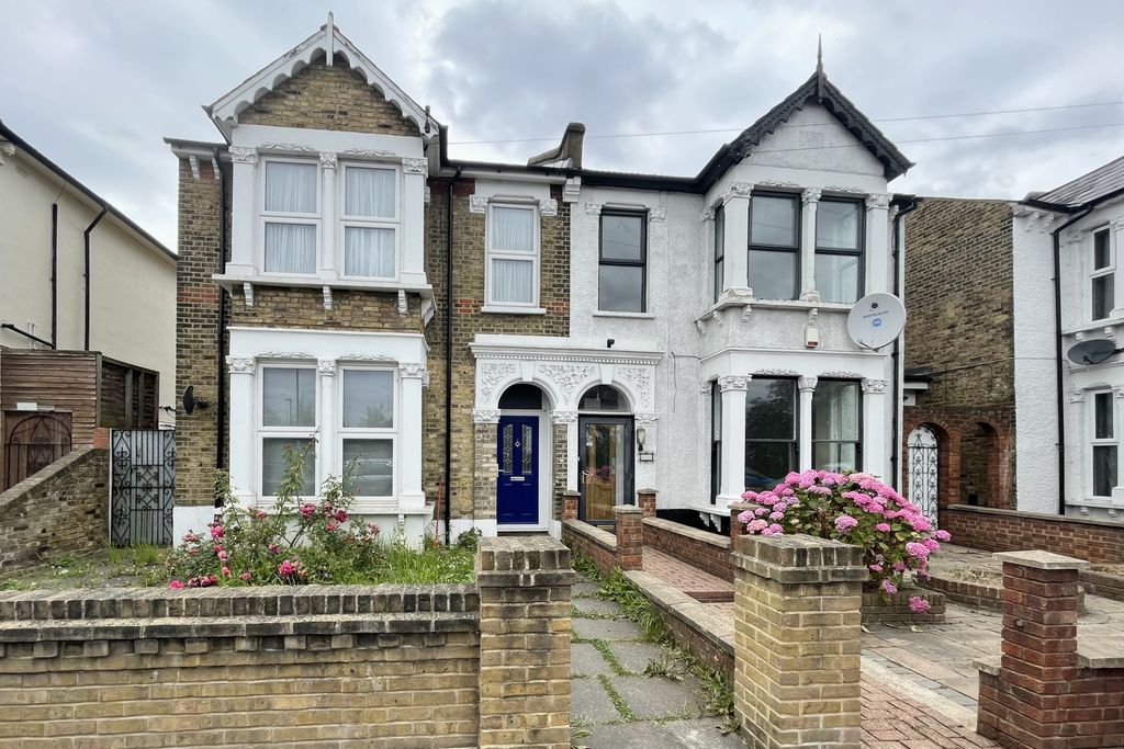 Property photo 1 of 18 1