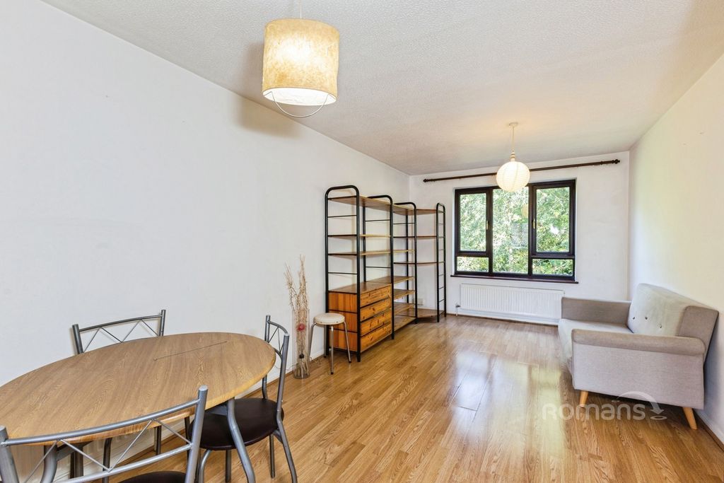 Property photo 3 of 8 Pbox-Img.Jpg