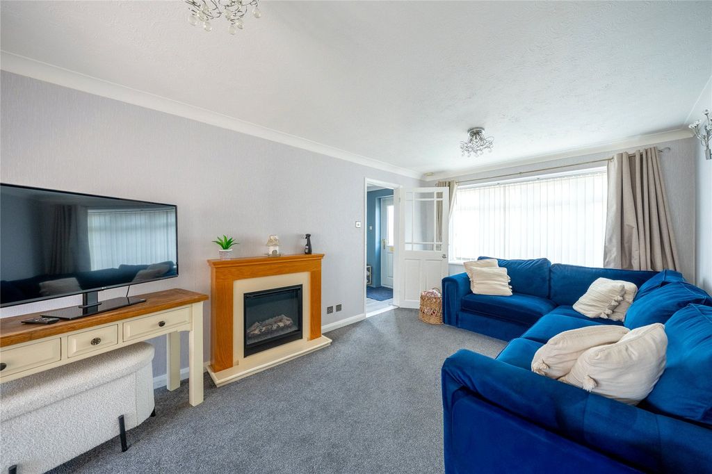Property photo 3 of 16 Picture No. 02