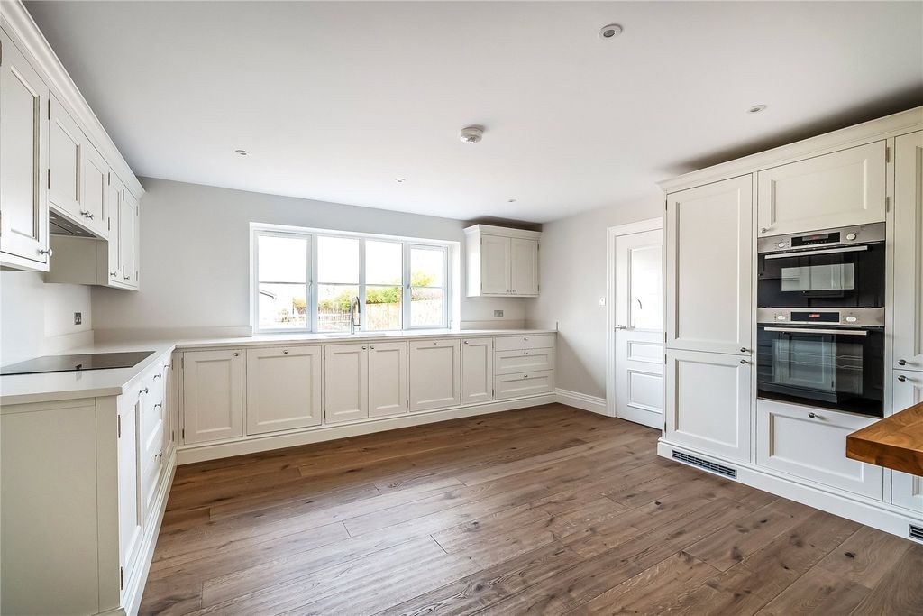 Property photo 2 of 10 Picture No. 37