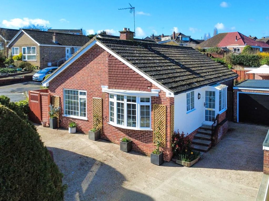 Property photo 3 of 21 1 Front E.Jpg