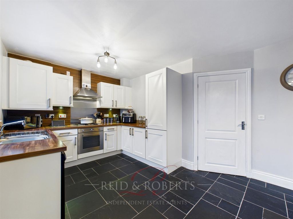 Property photo 3 of 23 Cam05148G0-Pr0108-Still010.Jpg