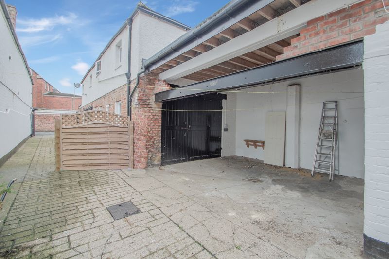 Property photo 3 of 17 Photo 18