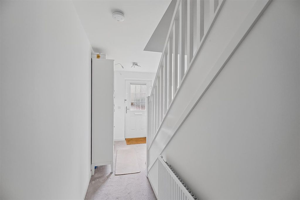 Property photo 3 of 44 Twister Crescent-11.Jpg