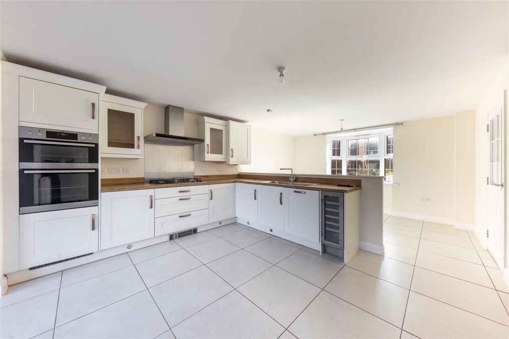 Property photo 2 of 19 Kitchen Diner