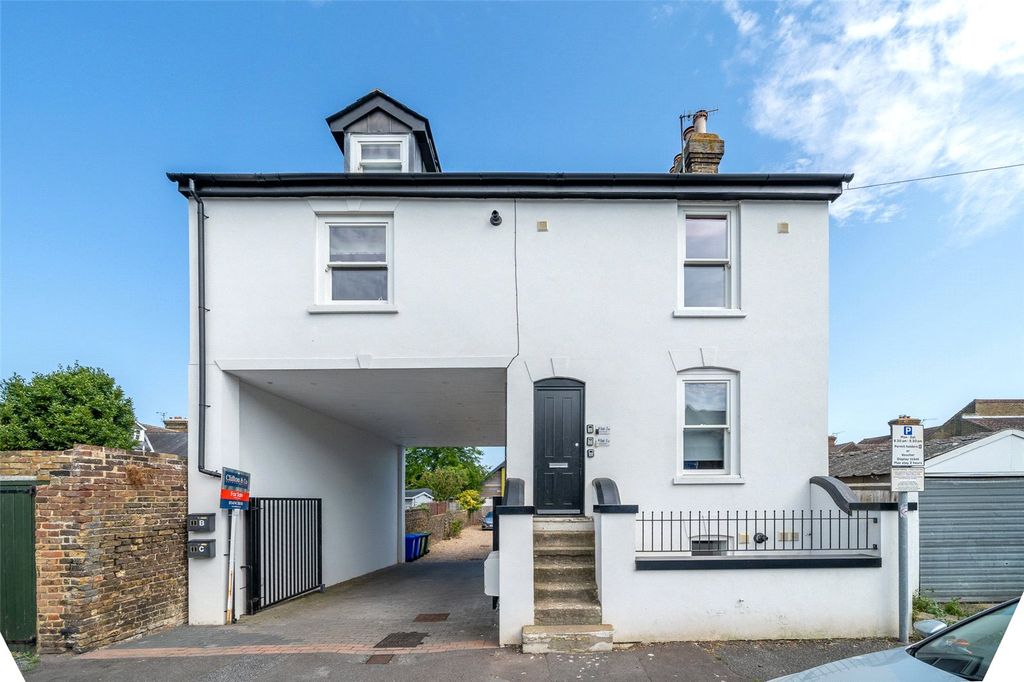 Property photo 1 of 17 Picture No. 01