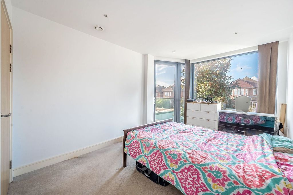 Additional image 11 of 3 bed flat for saleEdgwarebury Lane, Edgware HA8