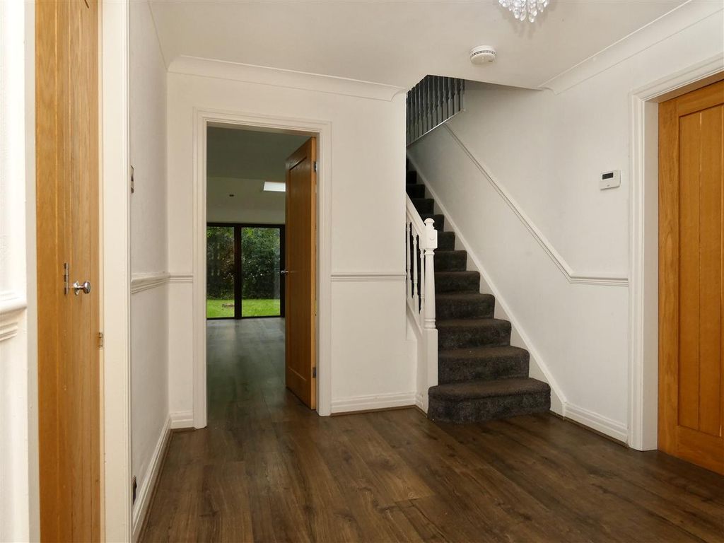 Property photo 3 of 28 Hall