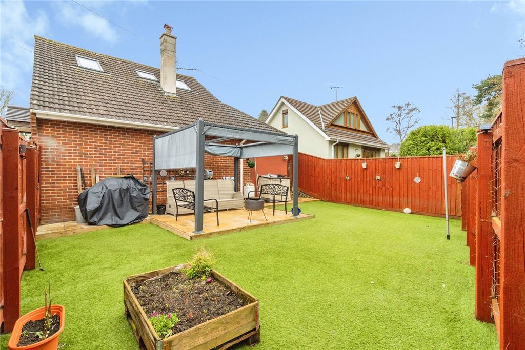 Property photo 3 of 40 Picture No. 39