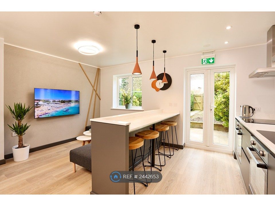 Property photo 3 of 24