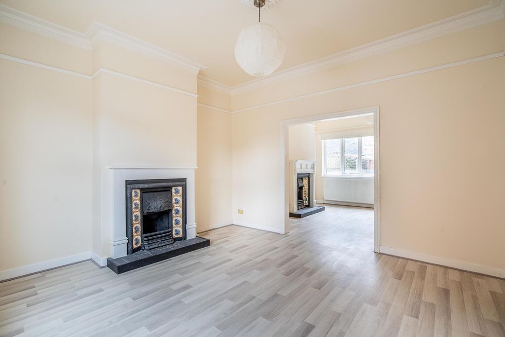 Property photo 2 of 11 Oyrljmsddempd4Osrxgiog.Jpg