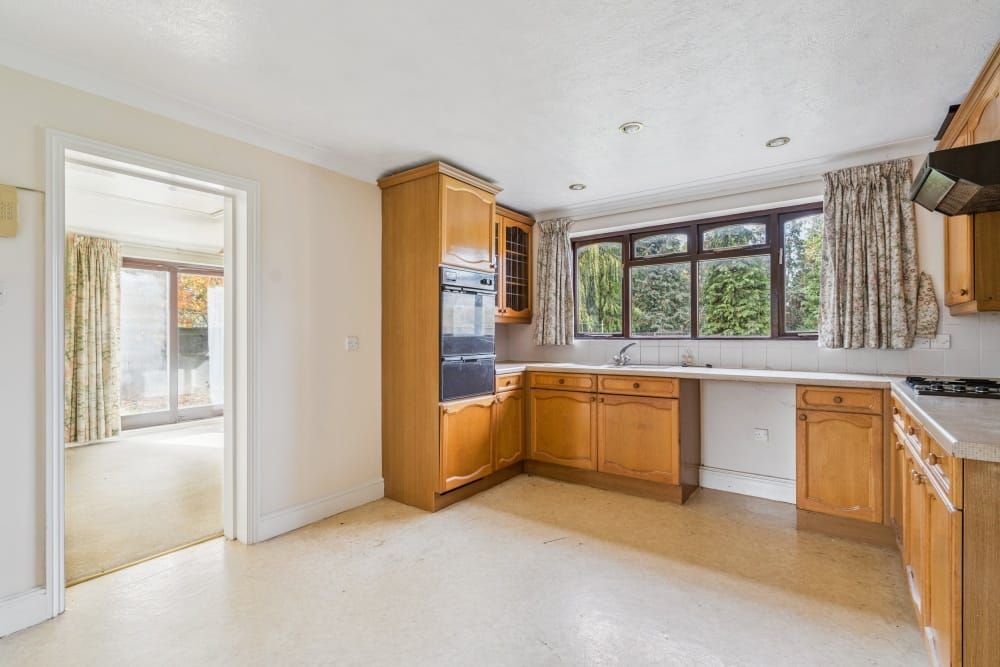 Property photo 3 of 28
