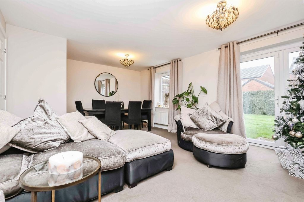 Property photo 2 of 19