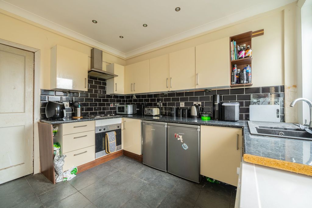 Property photo 2 of 15 Kitchen