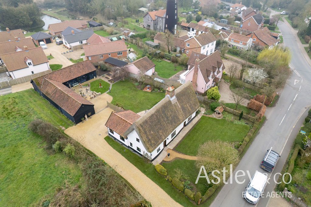 Property photo 2 of 20 Aerial