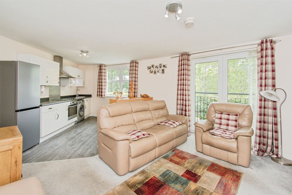 Property photo 2 of 17