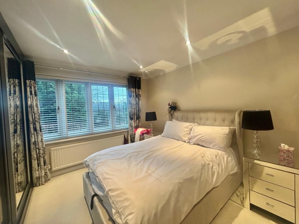 Property photo 1 of 11 Bedroom