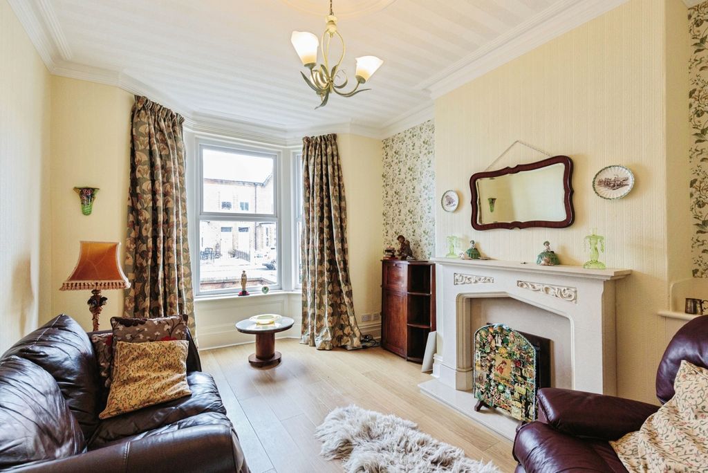 Property photo 3 of 22 Pbox-Img.Jpg