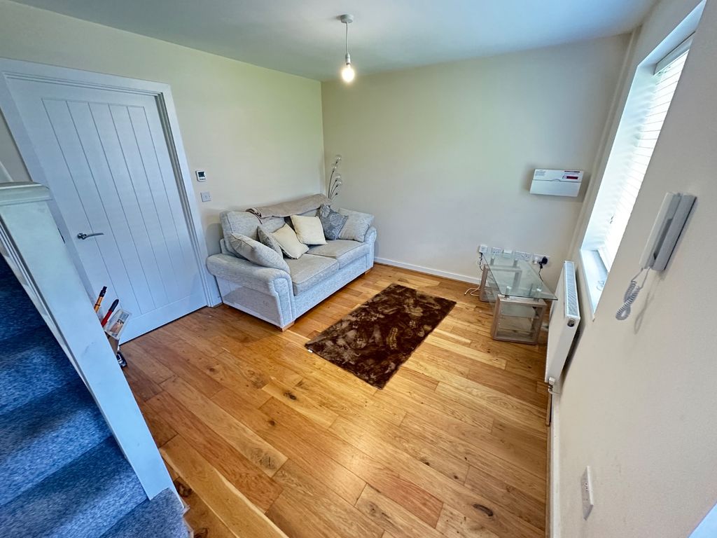 Property photo 2 of 11 5123841