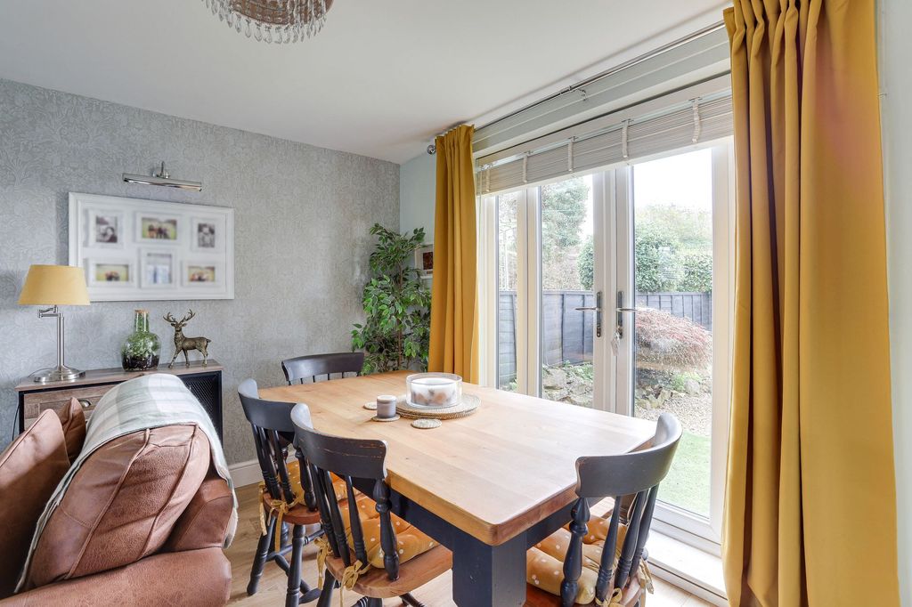 Property photo 3 of 18 Lounge/Diner