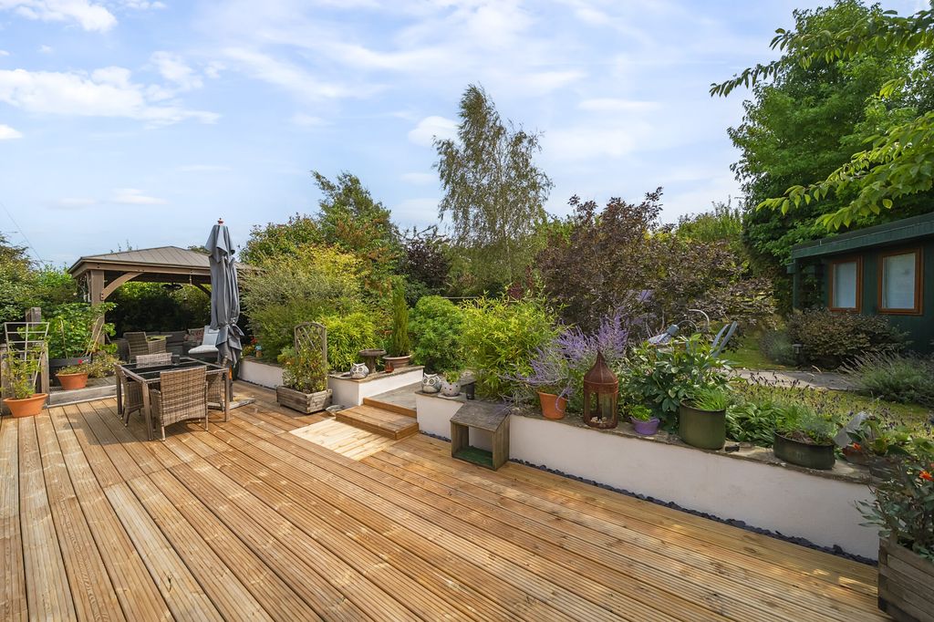 Property photo 3 of 26