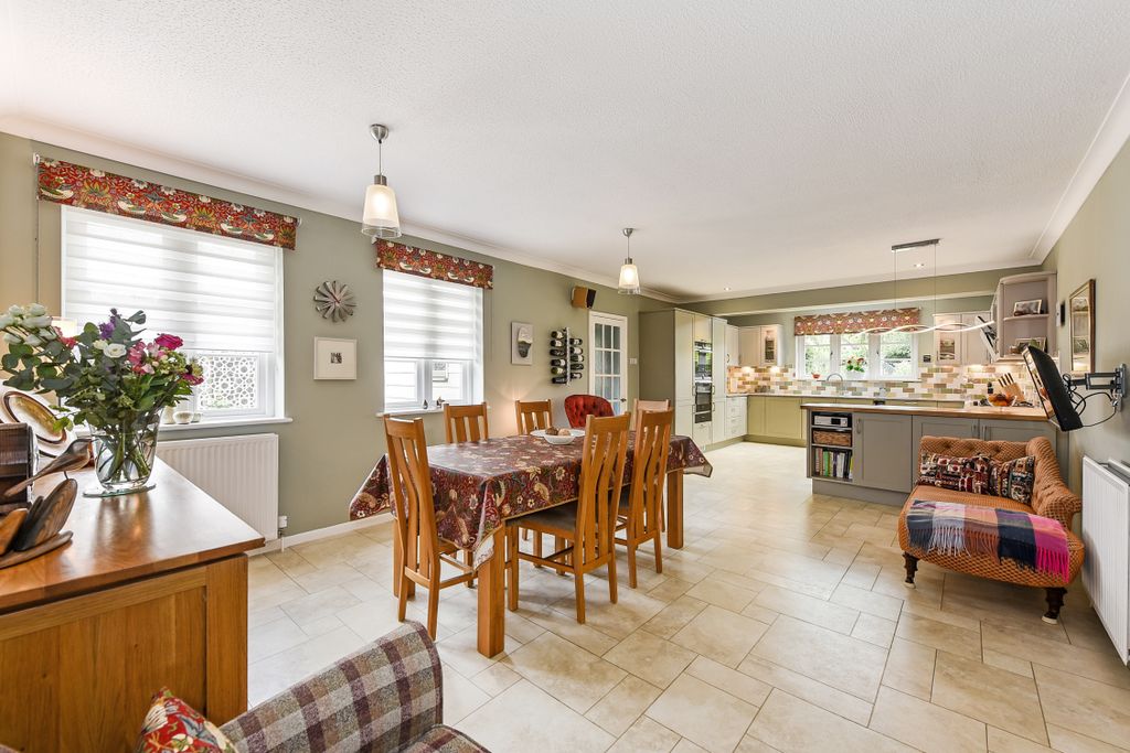 Property photo 3 of 30