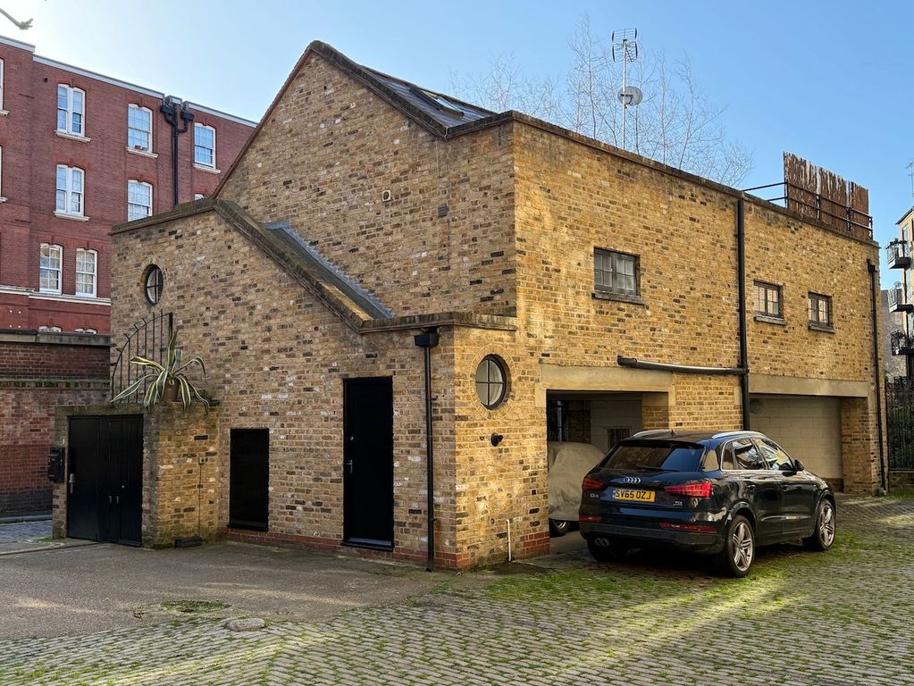 Property photo 1 of 24