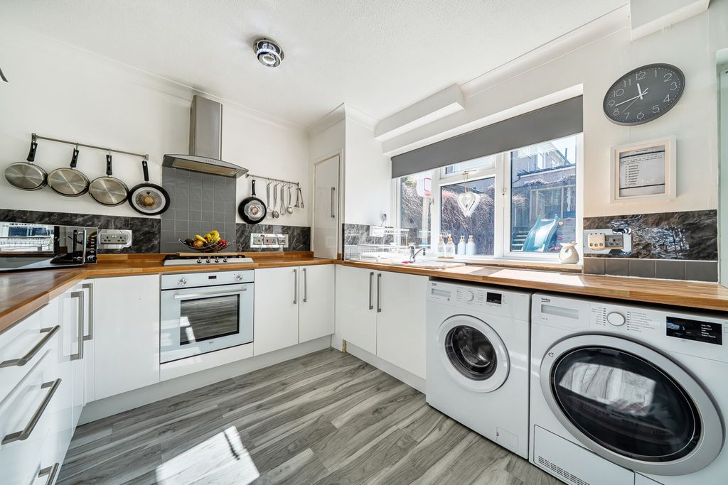 Property photo 2 of 18 1434769-10-69c526...