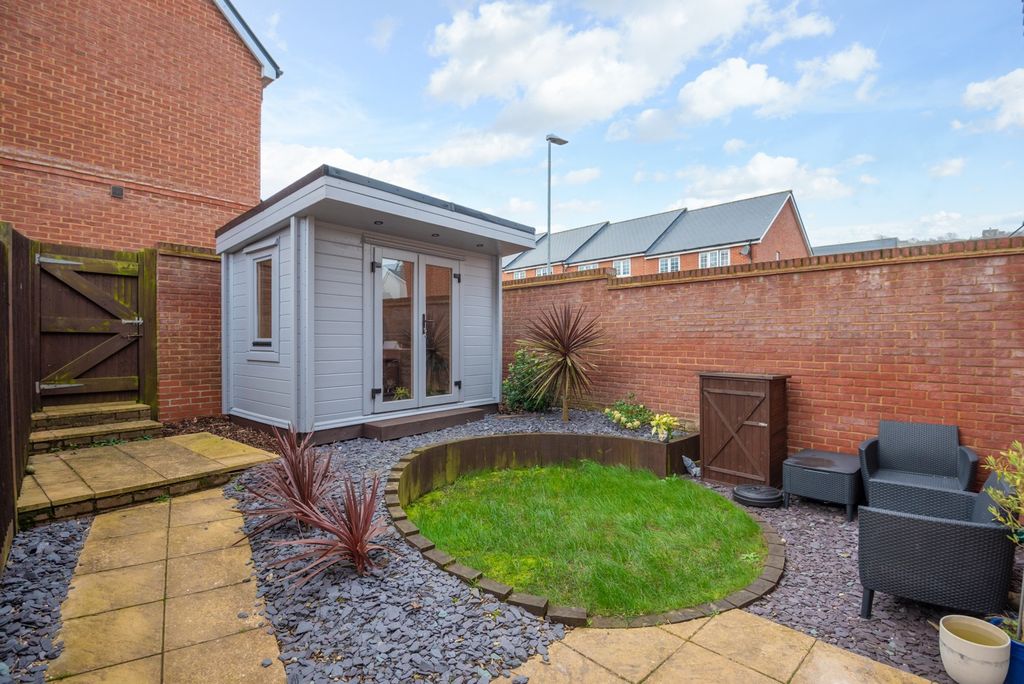 Property photo 2 of 16 4952236