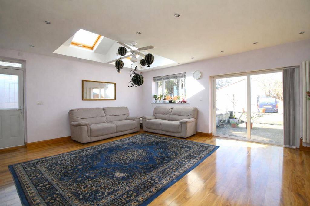 Property photo 2 of 16 Family Room Image Use.Png